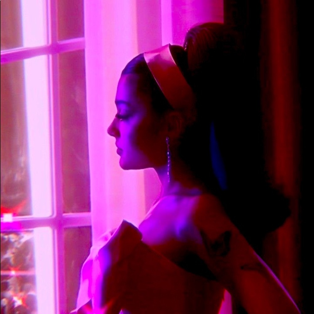 Meet your Posher, Leila